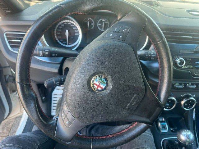 Fahrzeugabbildung Alfa Romeo Giulietta Turismo Sportiva LEDER