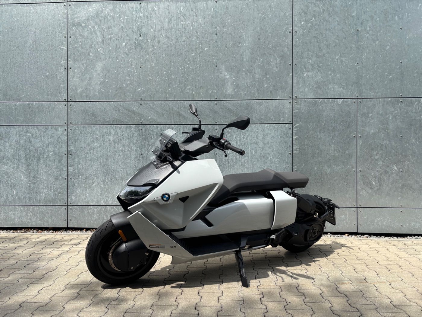 Fahrzeugabbildung BMW CE 04 2 Pakete Schnellladegerät