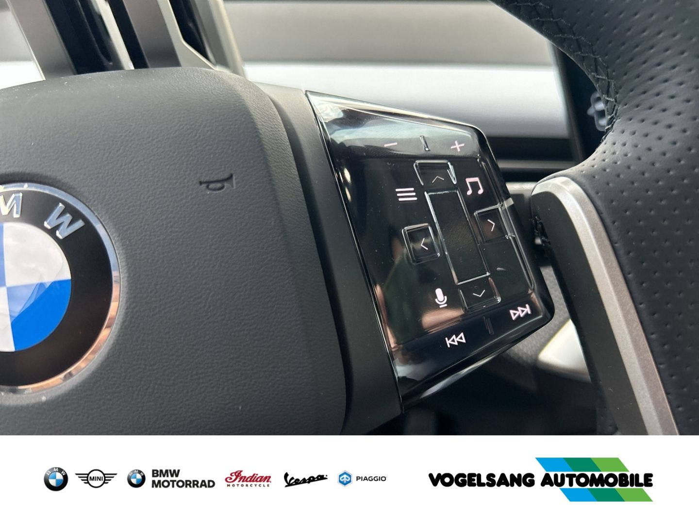 Fahrzeugabbildung BMW iX3 50 xDrive M Sport 22'' Pano harman/kardon AH