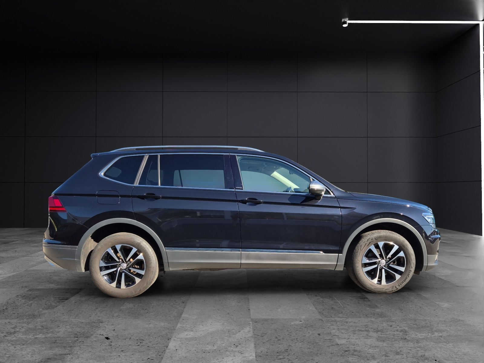 Fahrzeugabbildung Volkswagen Tiguan Allspace TSI United LED Navi ACC PDC SH L