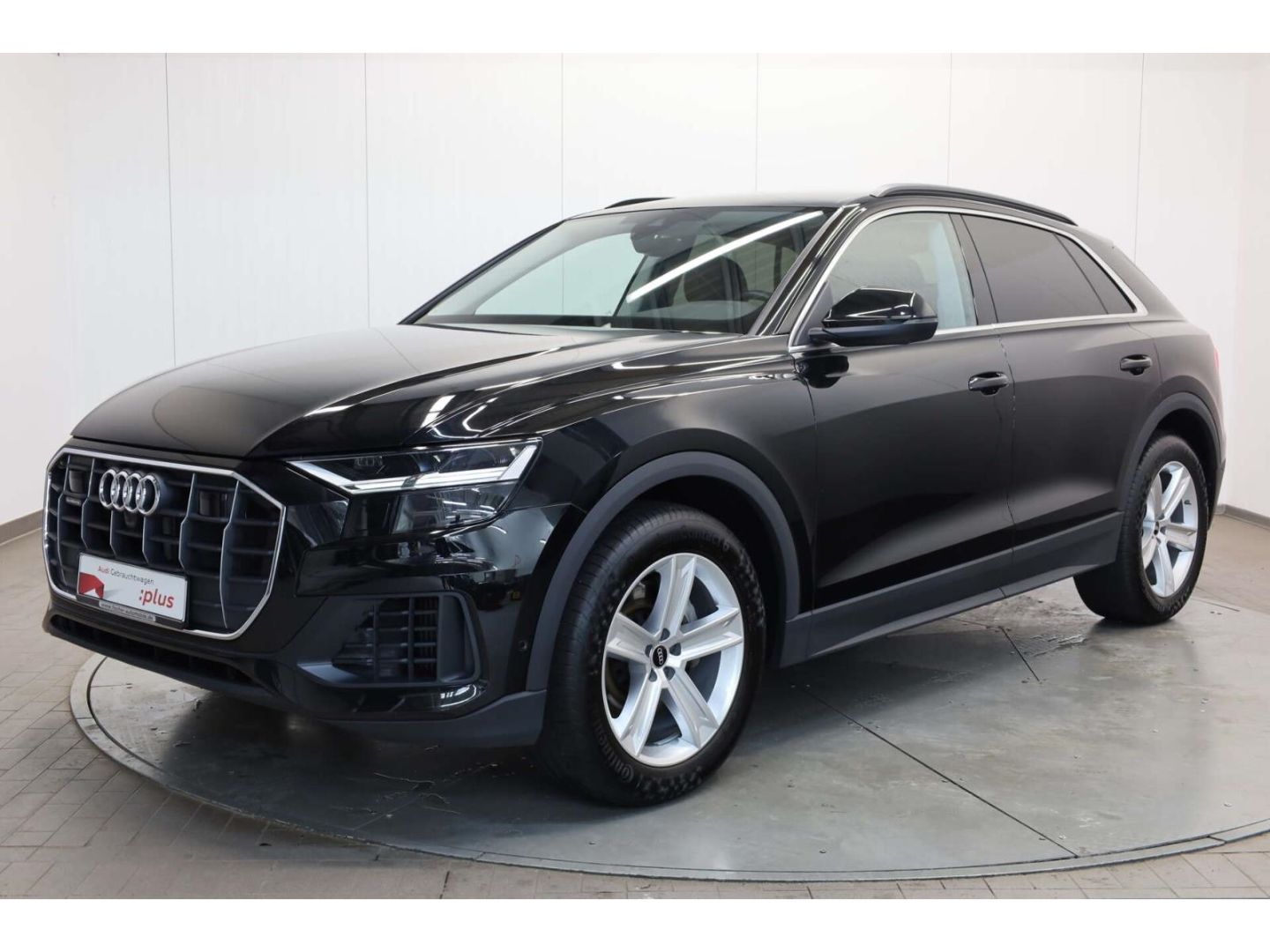Audi Q8 55 TFSI quattro foto 2
