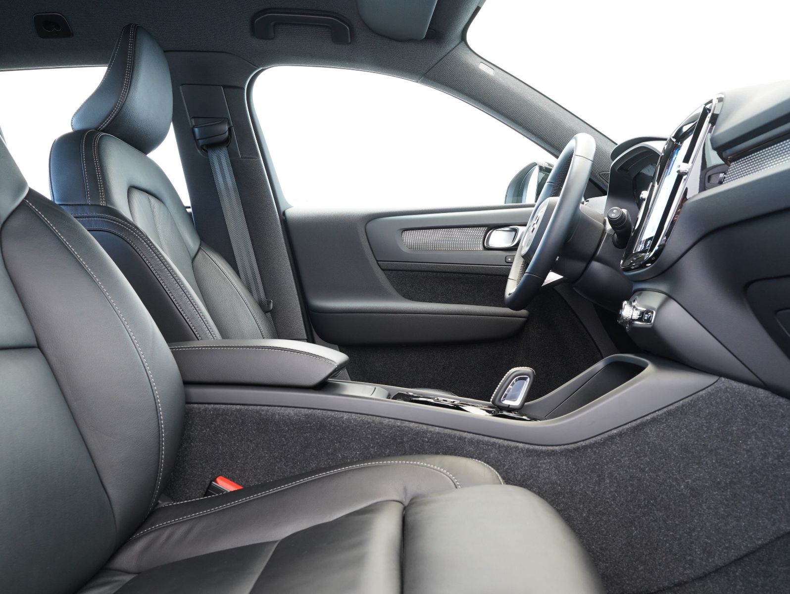 Fahrzeugabbildung Volvo XC40 B4 B R Design LED/NAVI/ACC/LEDER/360°