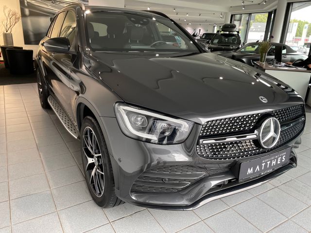 Fahrzeugabbildung Mercedes-Benz GLC 300 de 4M  AMG Line/AHK/Multibeam/Pano