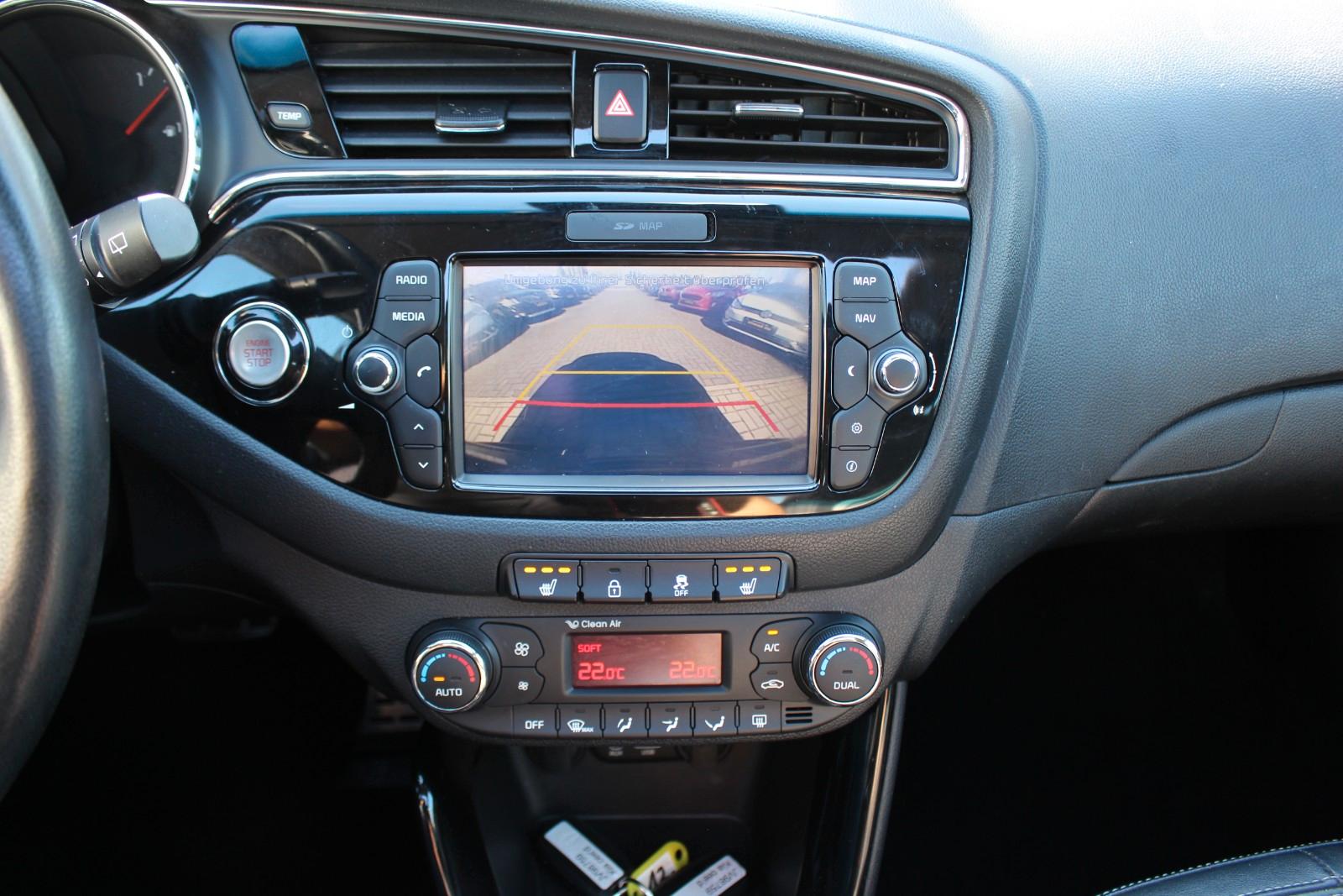 Kia Ceed Sportswagon Platinum Edition Auto.+Navi+Pan