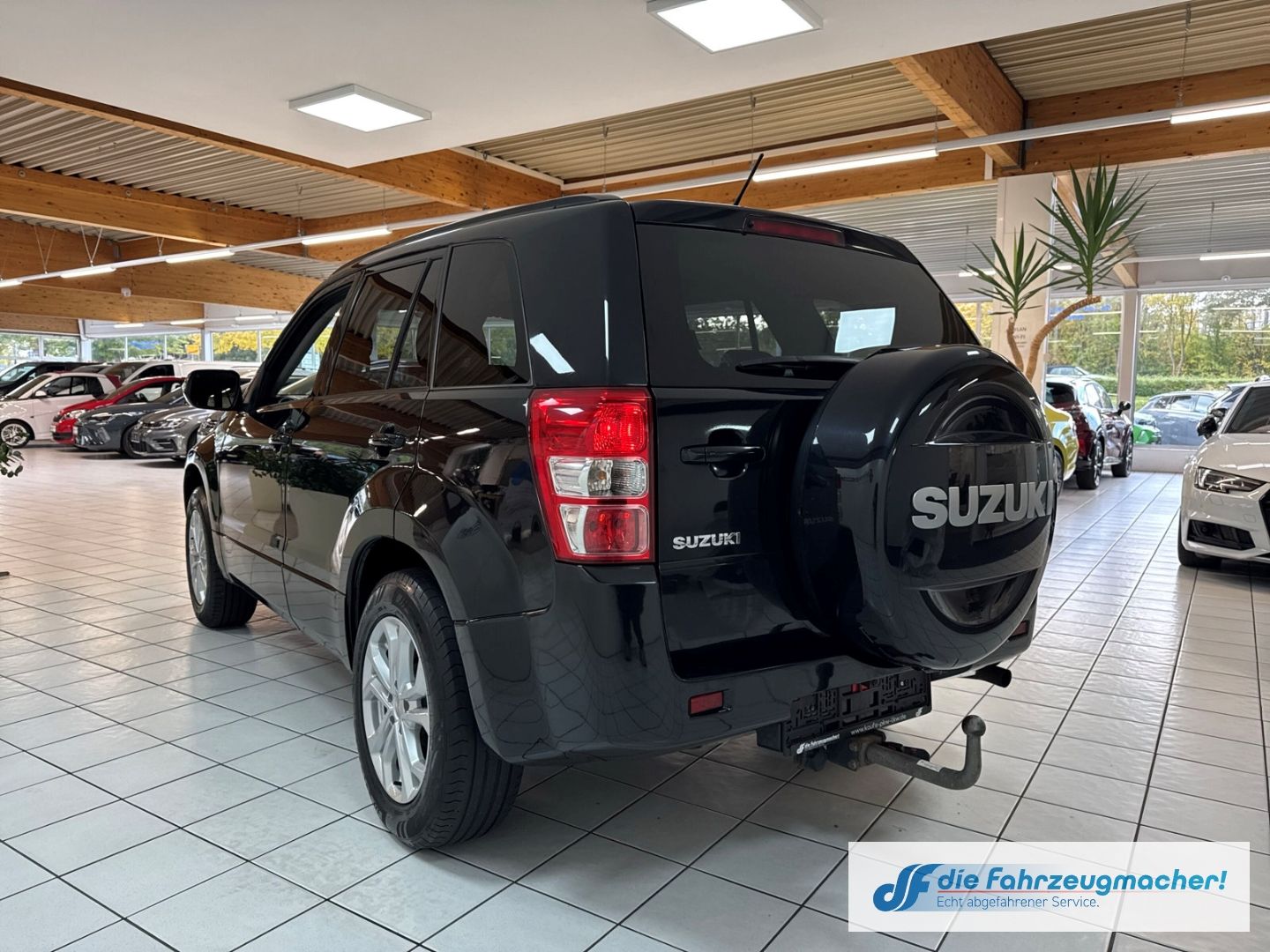Fahrzeugabbildung Suzuki Grand Vitara 2.4 VVT Comfort Navi Xenon Sperrdif