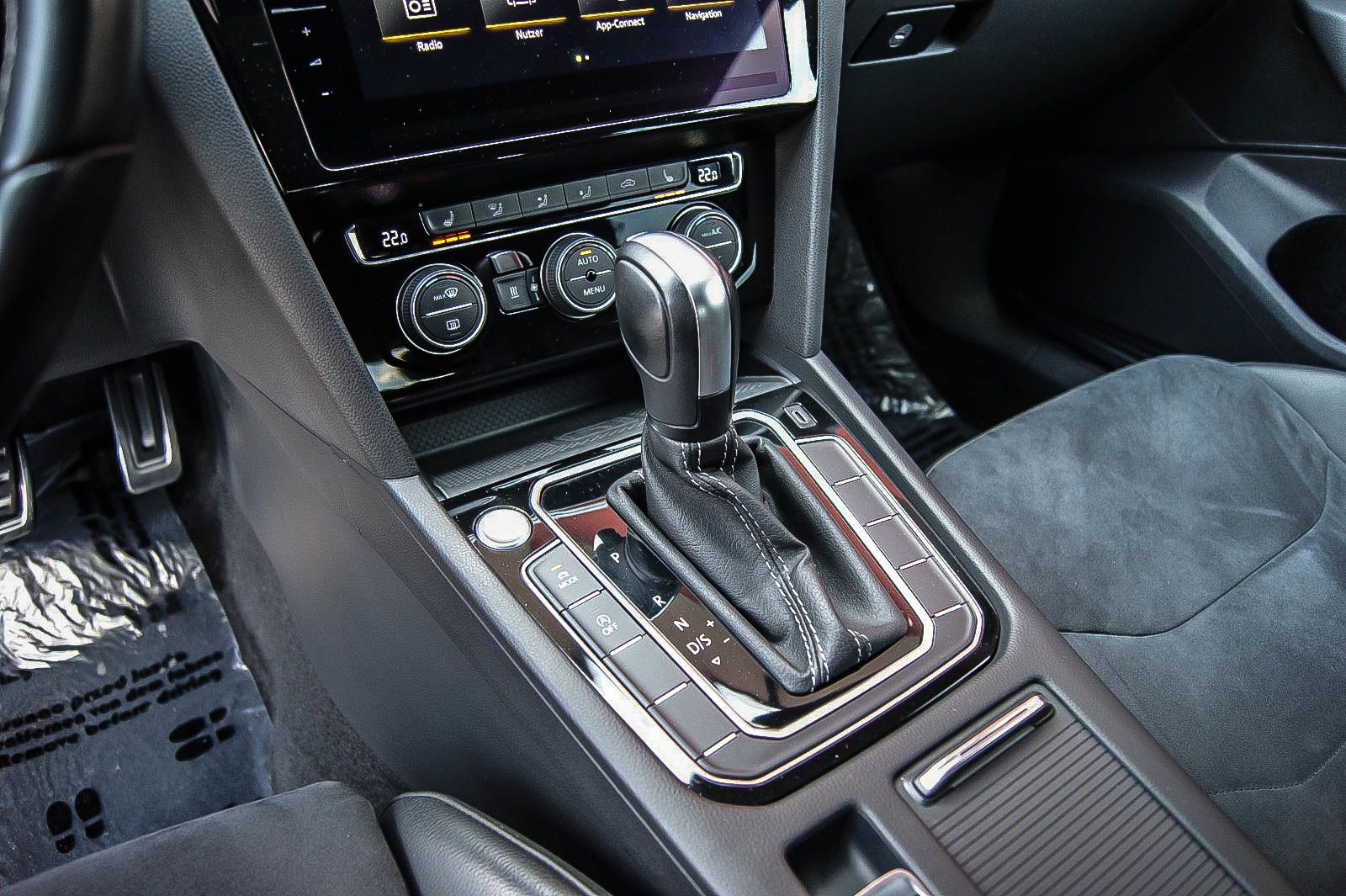 Fahrzeugabbildung Volkswagen Arteon R-Line 4Motion HEADUP PANORAMA STANDHEIZG