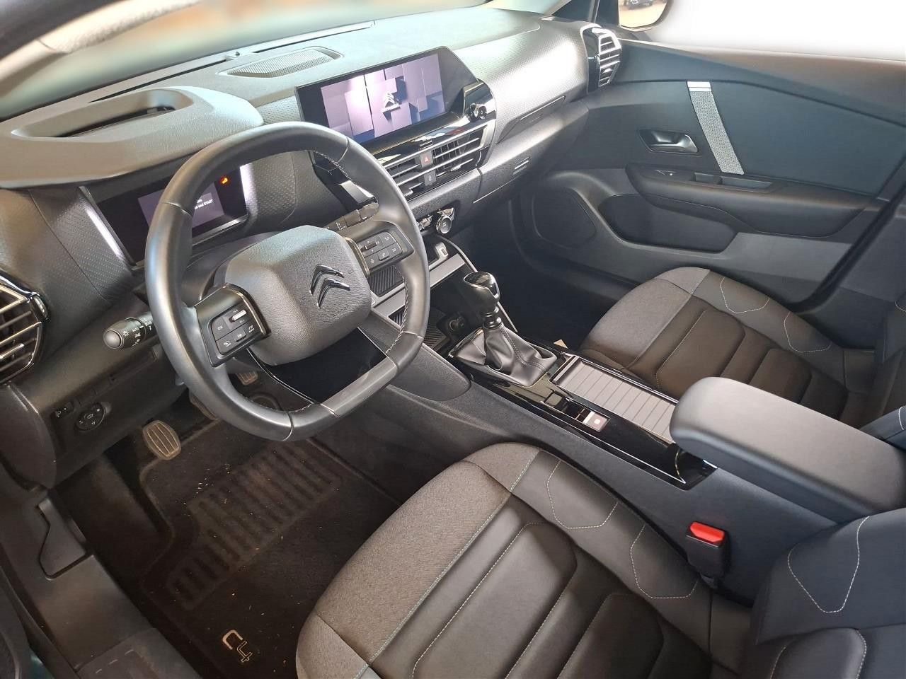 Fahrzeugabbildung Citroën C4 Lim. 1.2T SHINE NAVI/LED/KAMERA/VIRT./NEBEL