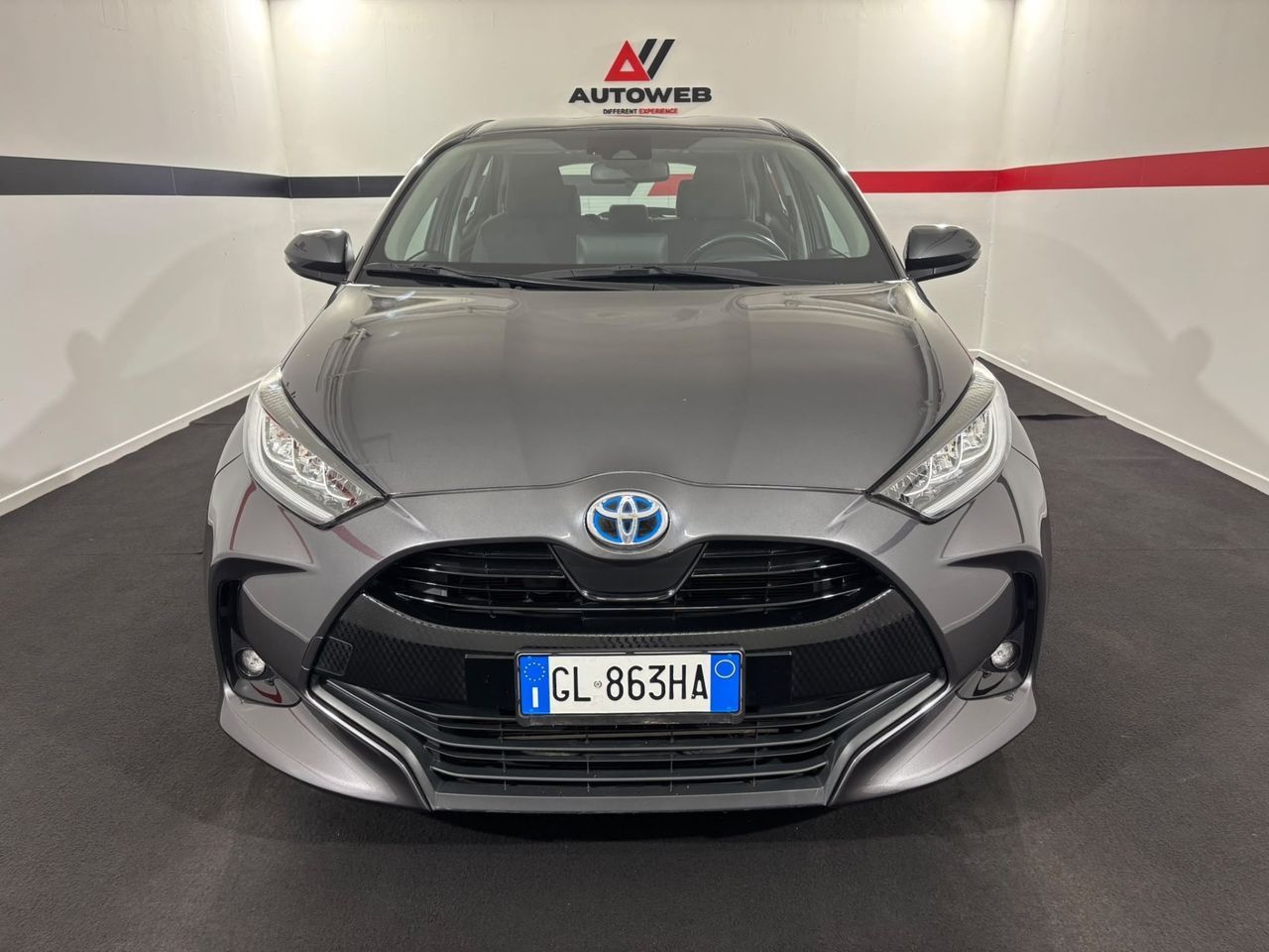 Toyota Yaris 1.5 Hybrid 116 CV Lounge imagem 2