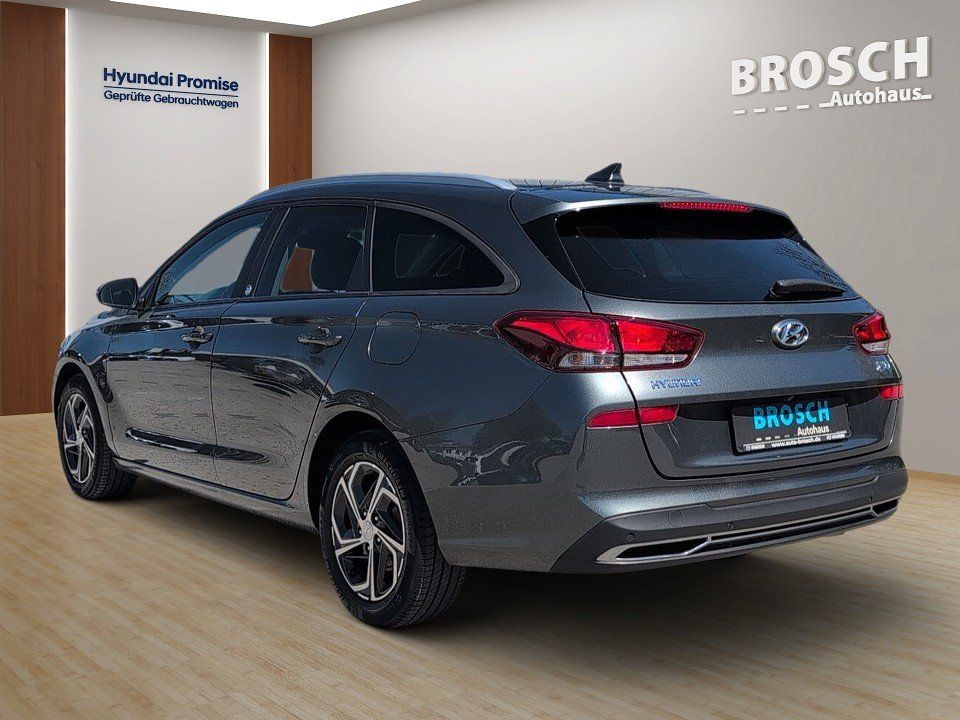 Fahrzeugabbildung Hyundai i30 KOMBI 1.0T EDITION30 GARANTIE SHZ+KAM+KLIMA+