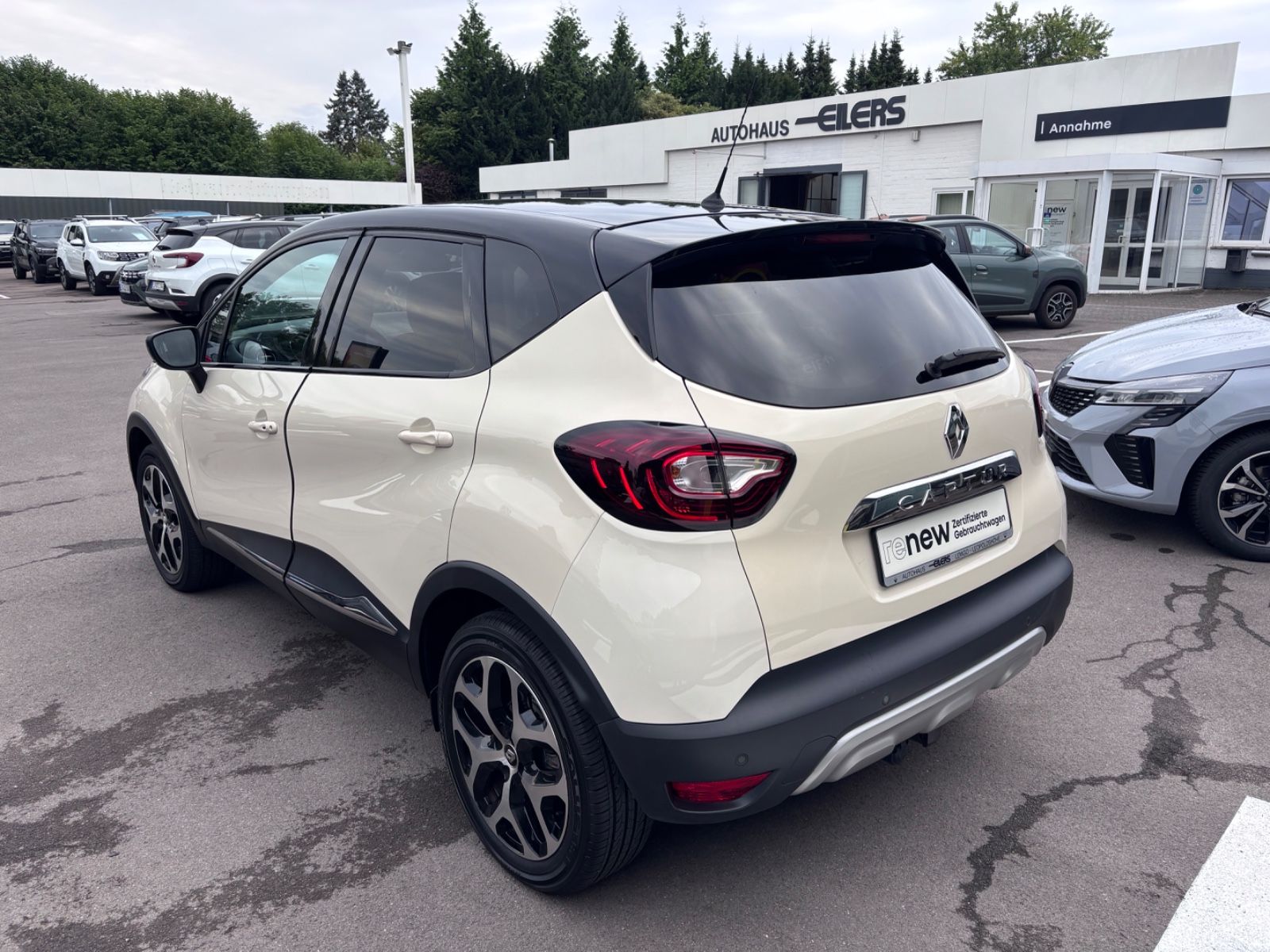 Fahrzeugabbildung Renault Captur Crossborder