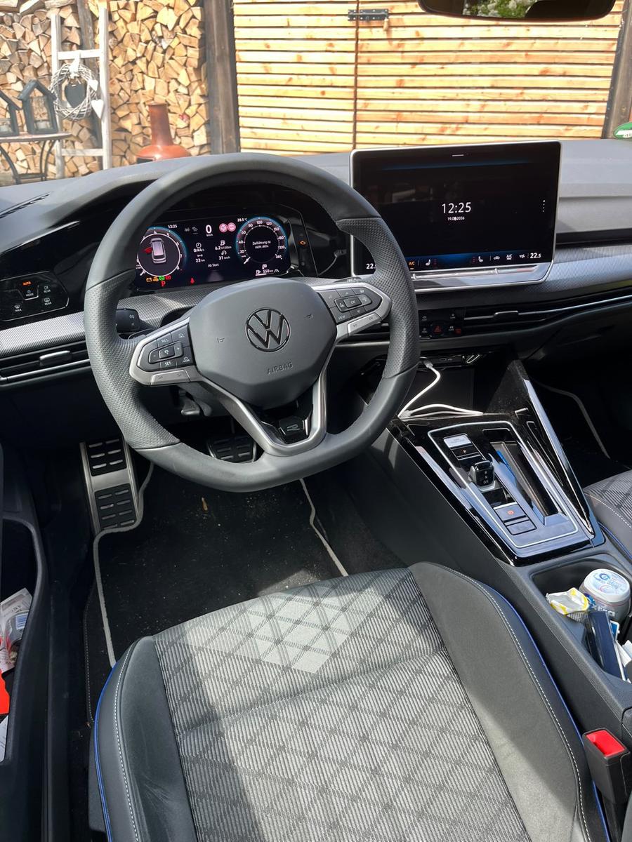 Volkswagen Golf 1.5 eTSI 110kW DSG R-Line Variant R-Line 