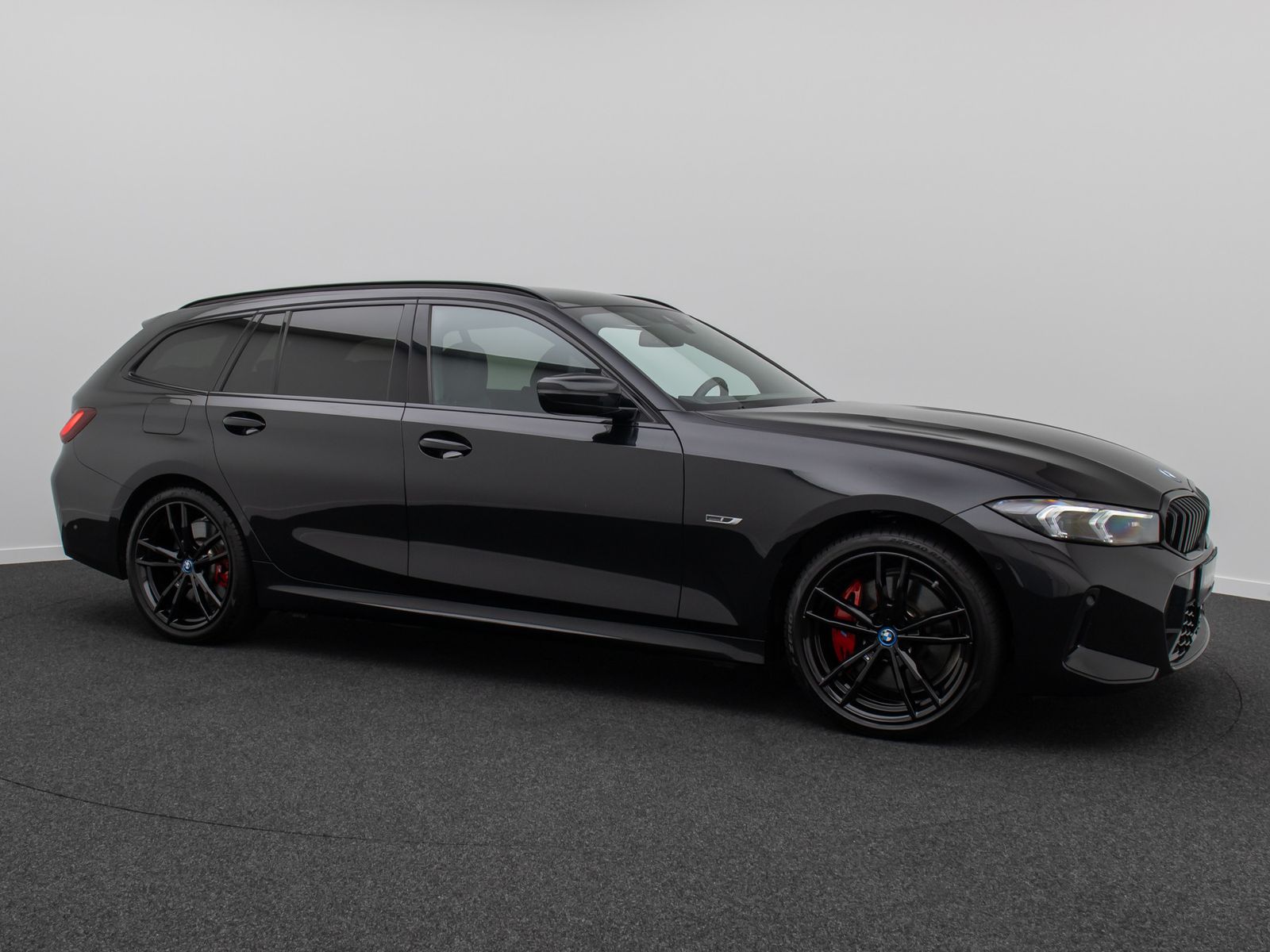 Fahrzeugabbildung BMW 330e M Sport Pro Kamera HUD DAB H/K Komfort 19"