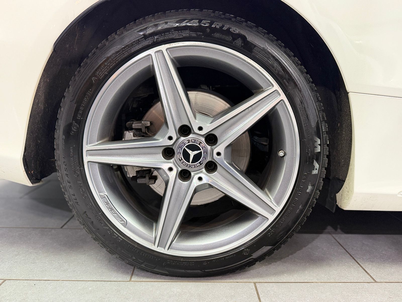 Fahrzeugabbildung Mercedes-Benz C 180 Cabrio |AMG-LINE|LED|RF-CAM|AUTOMATIK