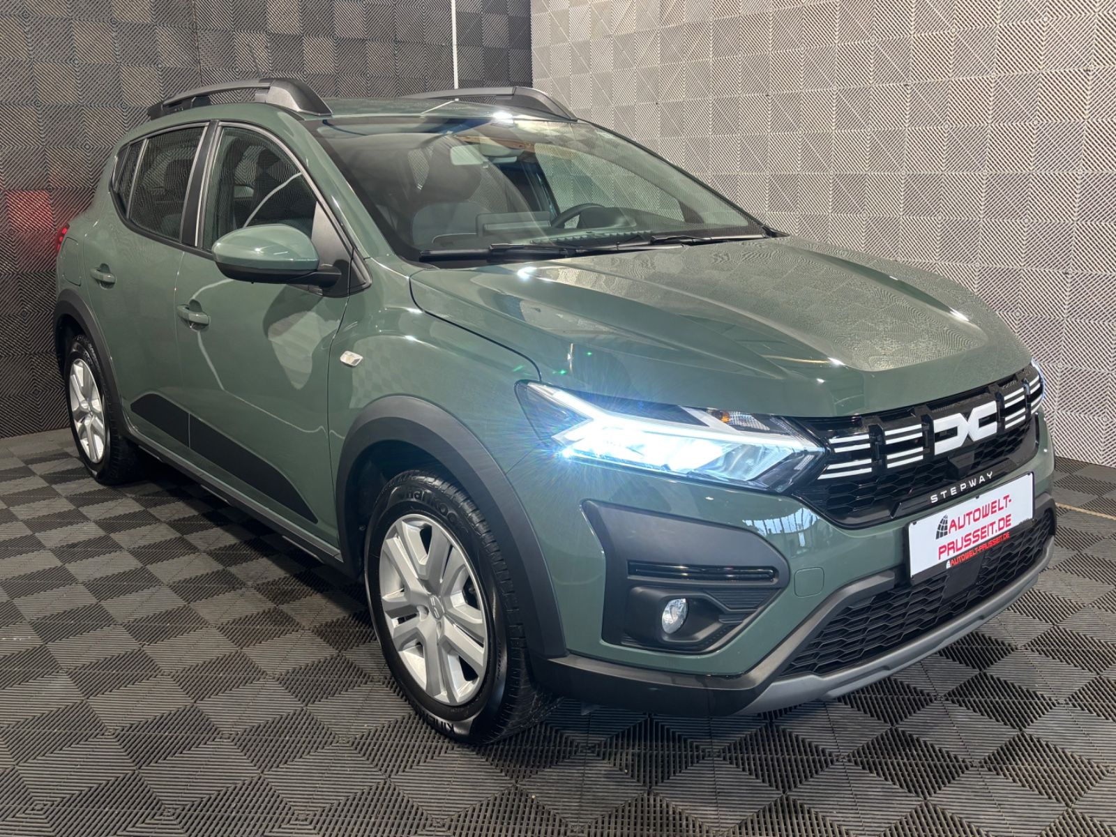 Gebrauchtwagen Dacia Sandero Sandero III*STEPWAY EXPRESSION*LED-TEMPO-KLIMA in Horb am Neckar