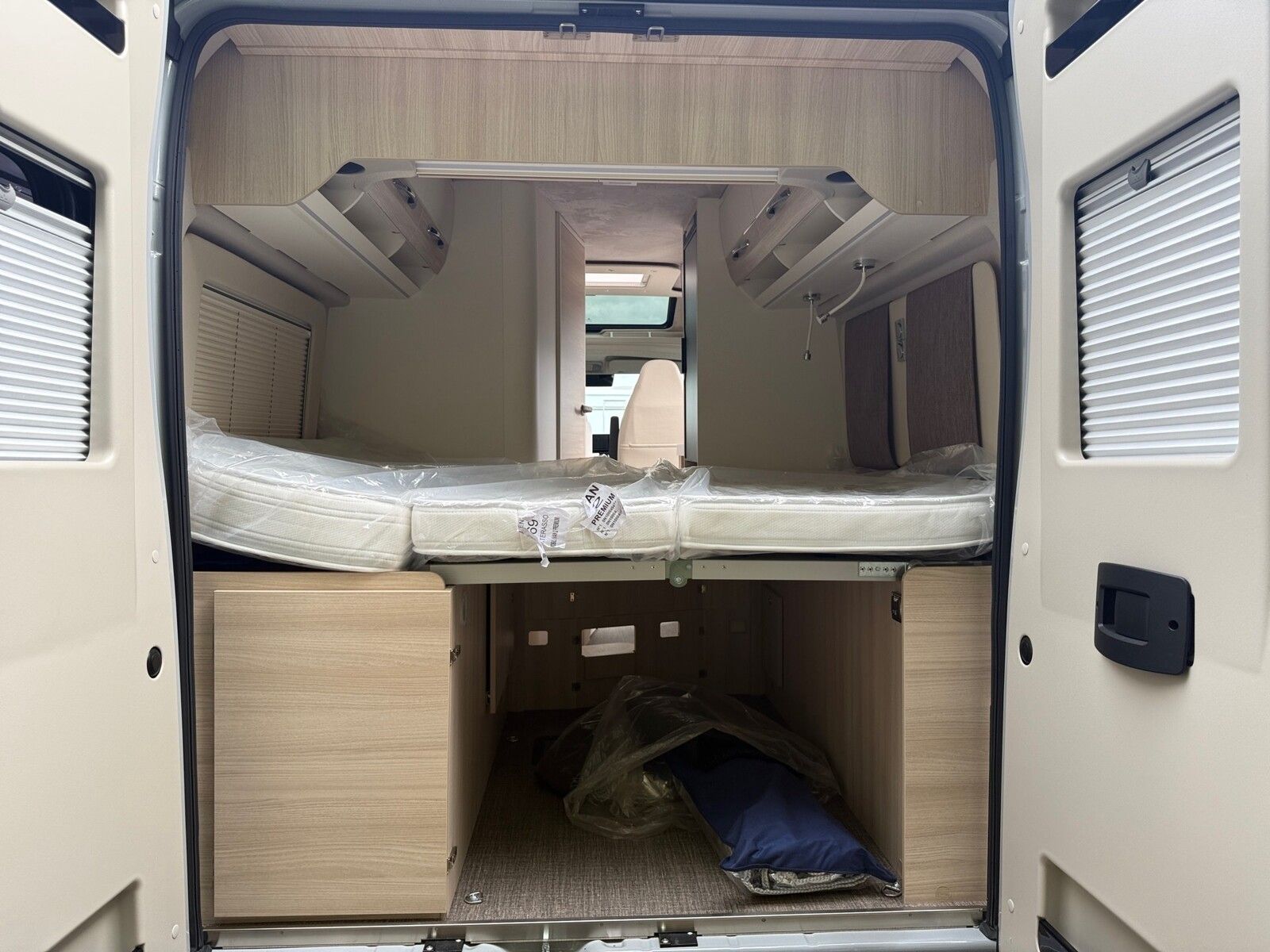 Fahrzeugabbildung Eura Mobil Van V 595 HB Automatik, 180 PS, Fahrassistenzp.
