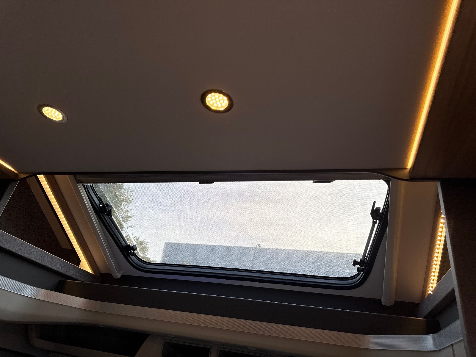 Fahrzeugabbildung Dethleffs Just Go T 7055 EB AUTOMATIK HUBBET CLESANA WC 1H