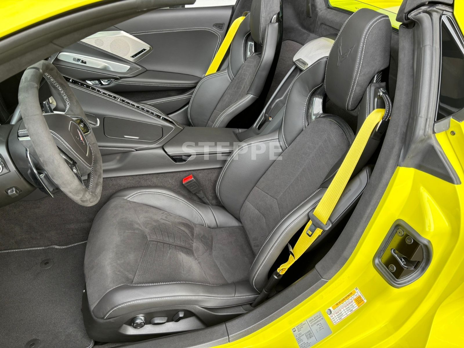 Corvette C8 Stingray Convertible 3LT Europamodell STEPPE