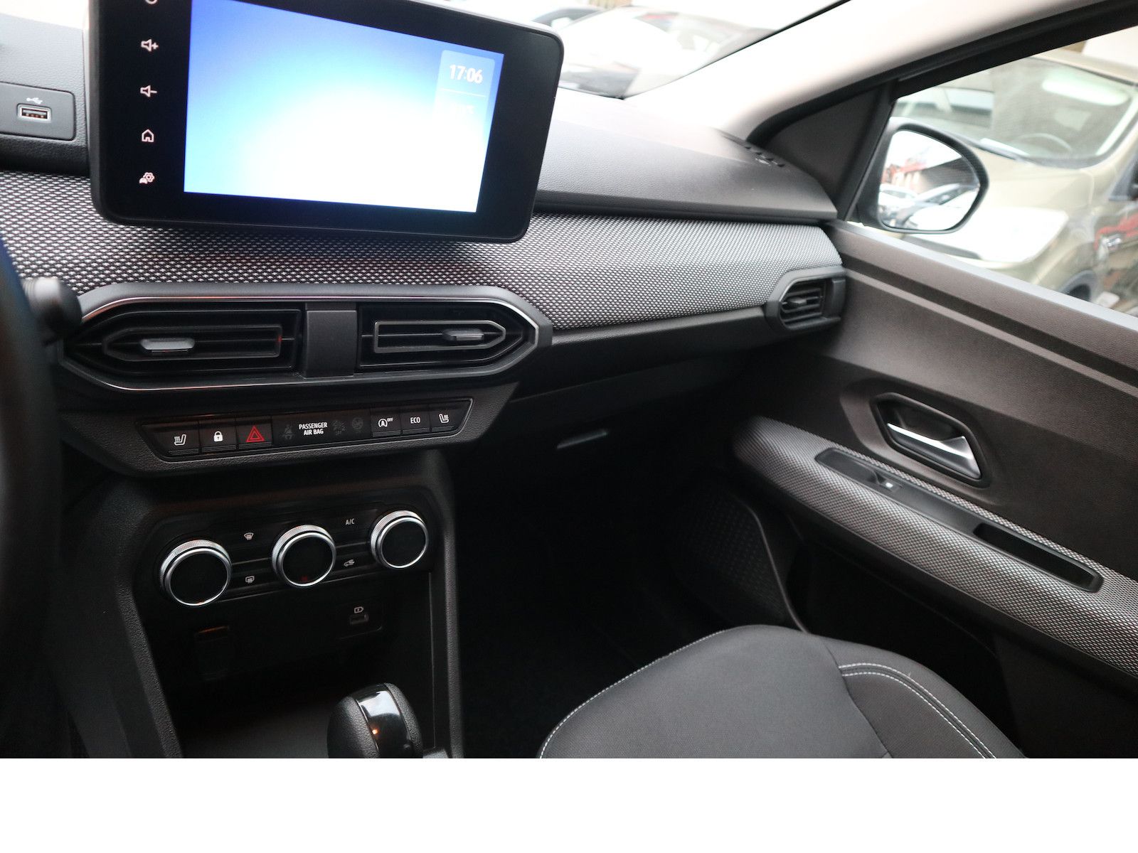Fahrzeugabbildung Dacia Sandero Comfort Navi Tempo Scheckheftgepflegt