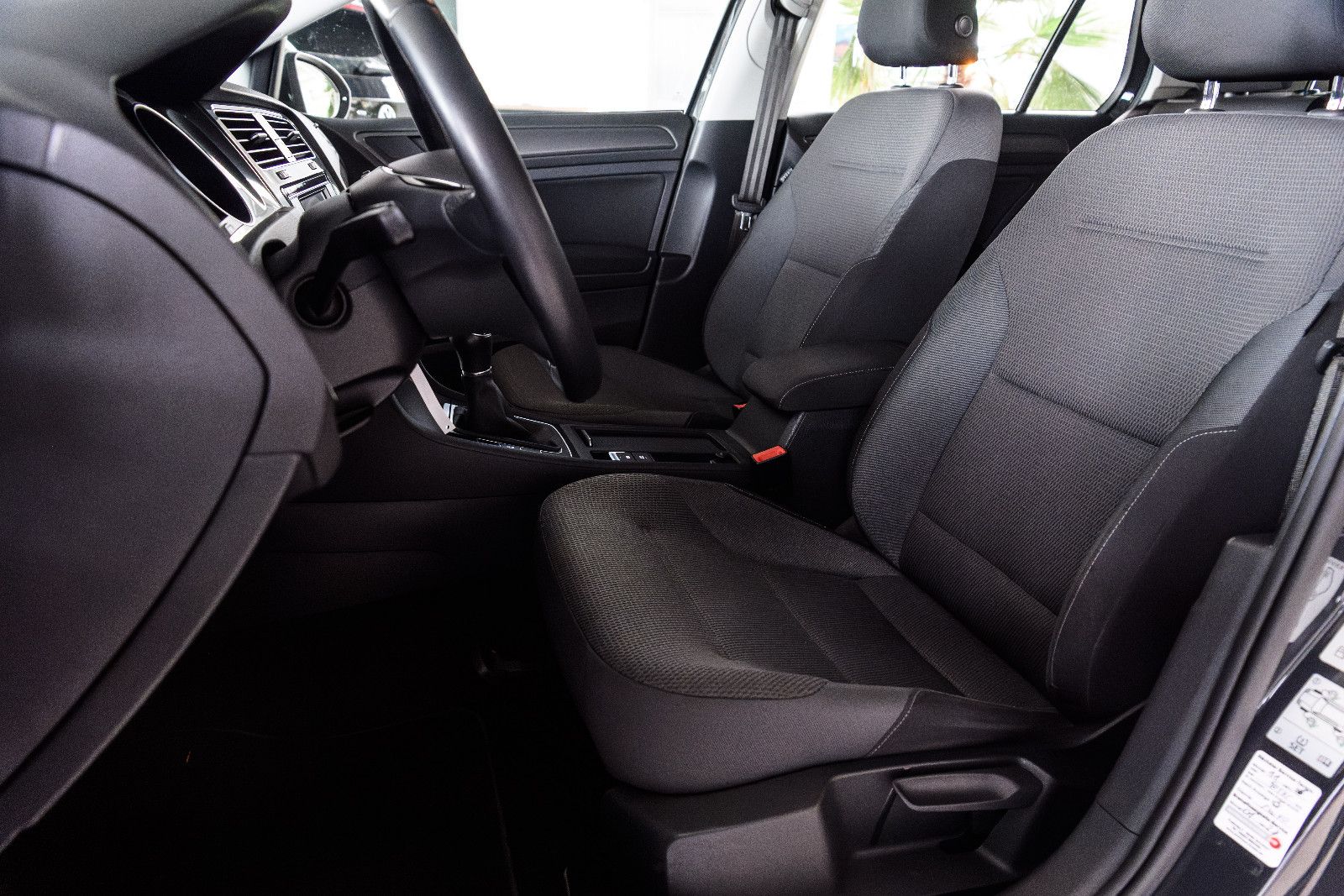 Fahrzeugabbildung Volkswagen Golf VII1.0l TSI Comfortline + GJR + Klima