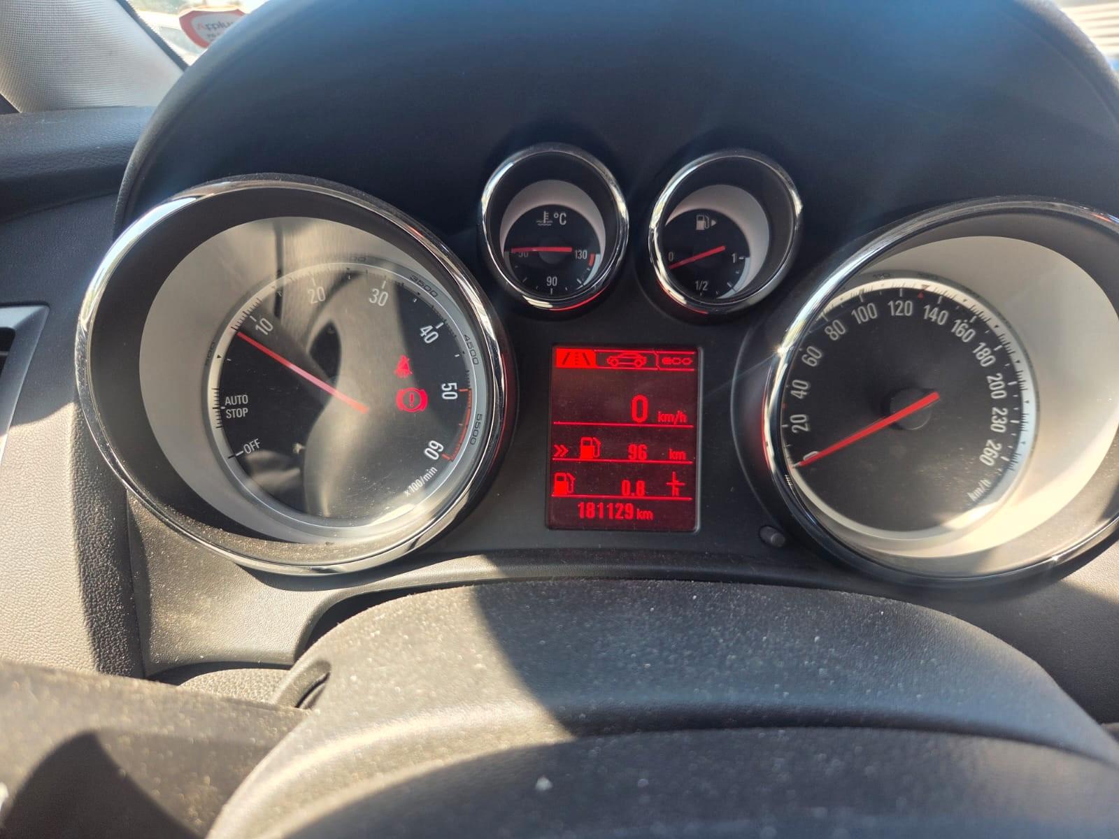 Opel Astra 2015 — photo 10