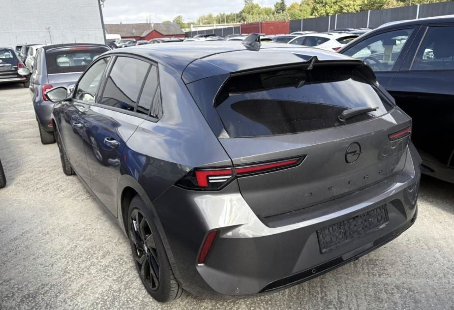 Fahrzeugabbildung Opel Astra L Lim. 1.2T GS LINE NAVI/LED/SPORT/SH/VIRT