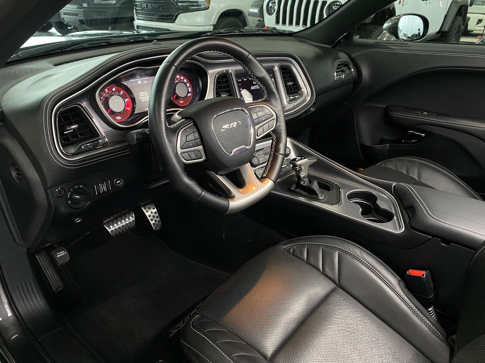 Fahrzeugabbildung Dodge Challenger SRT 6.2 Hellcat Redeye Deutsche EZ.