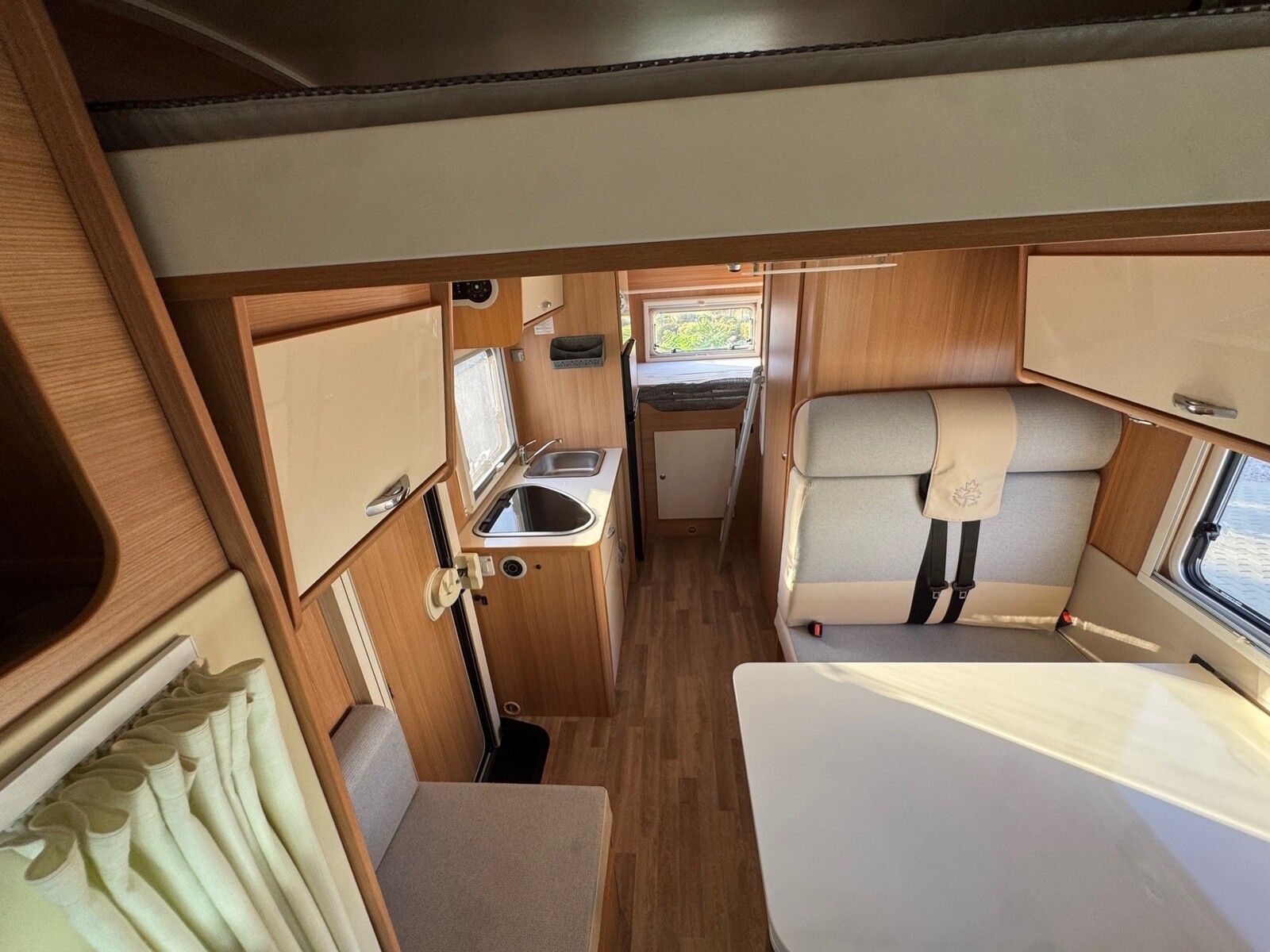 Fahrzeugabbildung Ahorn Camp T 680 Plus Rückfahrkamera, Markise, TV