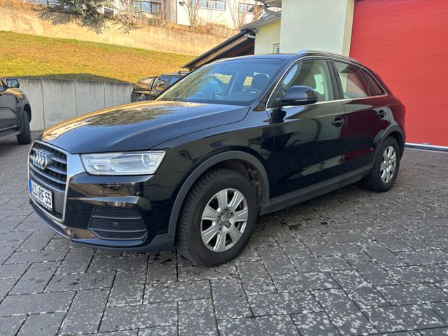 Audi Q3 1,4TFSI Navi AHK Leder