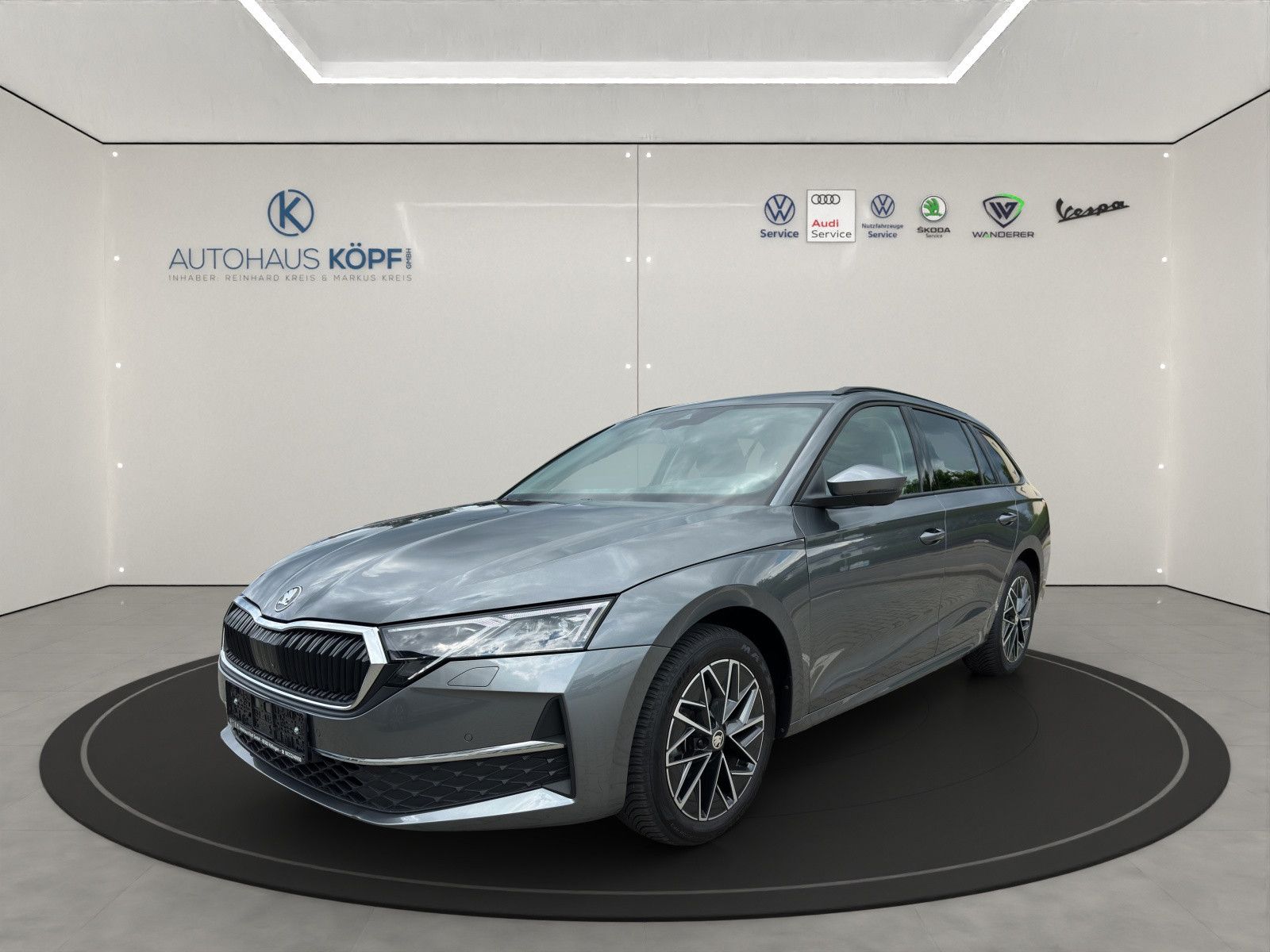 Skoda Combi 2.0 TDI_DSG_Selection_Pano_AHK_Head Up