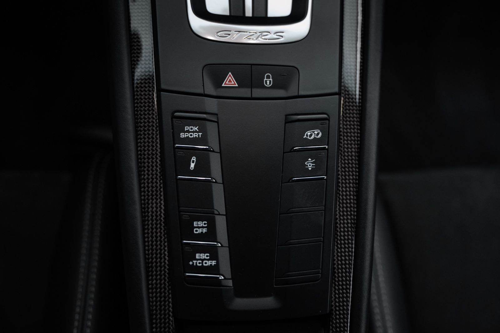 Fahrzeugabbildung Porsche 911 GT2 RS WEISSACH/PTS/LIFT/KAMERA/1.HAND/BOSE