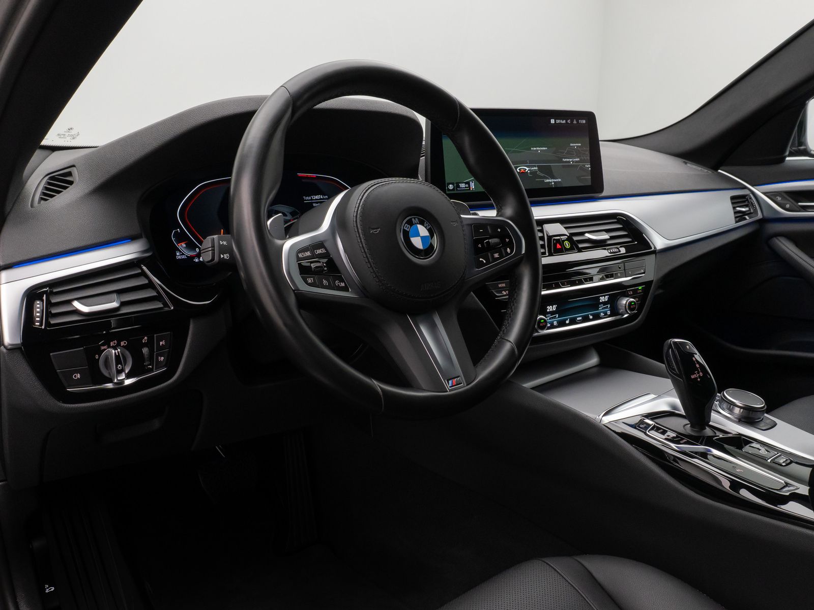 Fahrzeugabbildung BMW 520d Kamera DAB 4xKlima Leder M Sport AHK Alarm