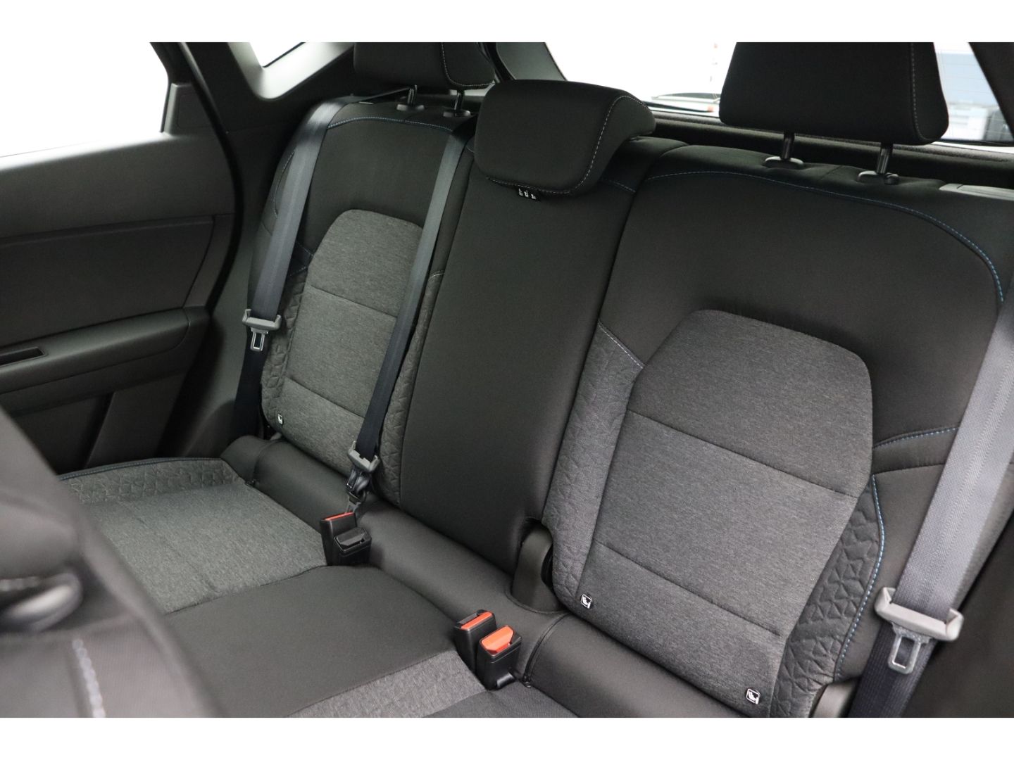Fahrzeugabbildung Mitsubishi ASX Diamant 1,2 l Turbo-Benziner 6MT LED AppleCP