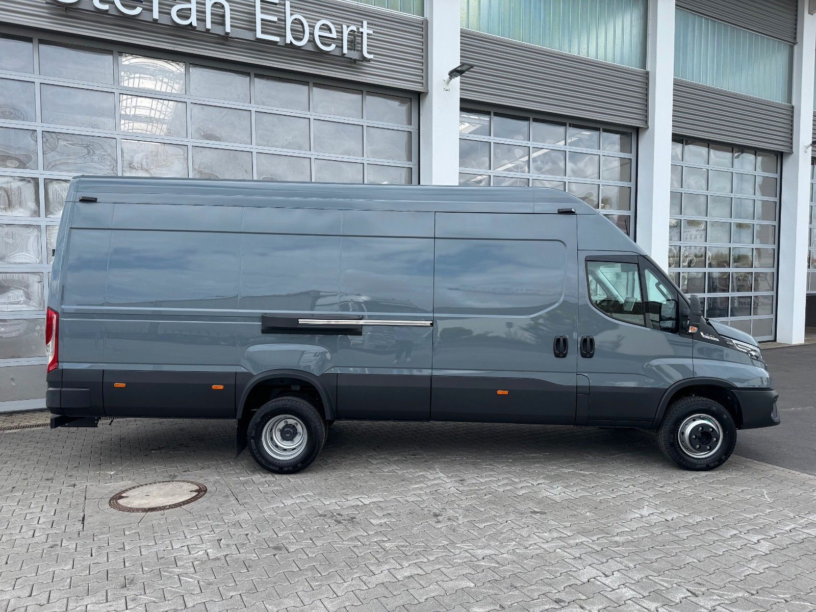 Fahrzeugabbildung Iveco Daily 70C21 3.0L *L4*H3*Automatik*LED*Luft*
