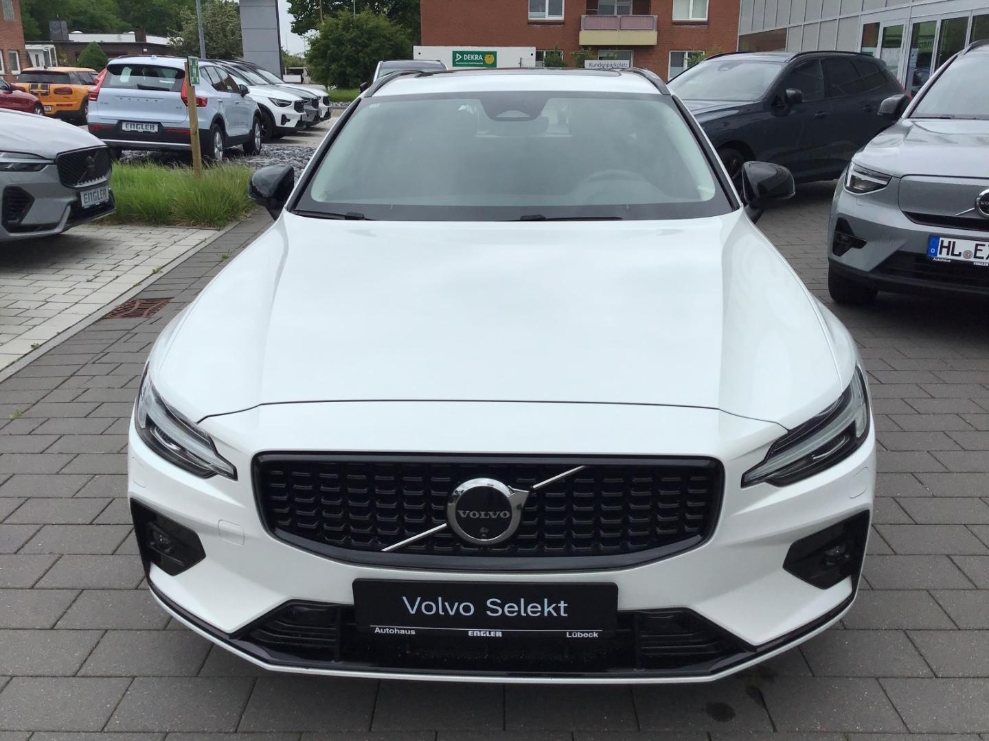 Volvo V60 B4 (Diesel) Plus Dark PanoDach Cam AHK