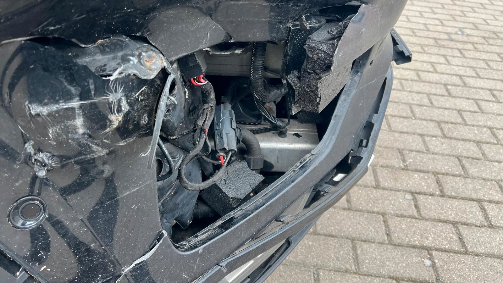 Fahrzeugabbildung Volvo XC90 Inscription AWD Frontschaden