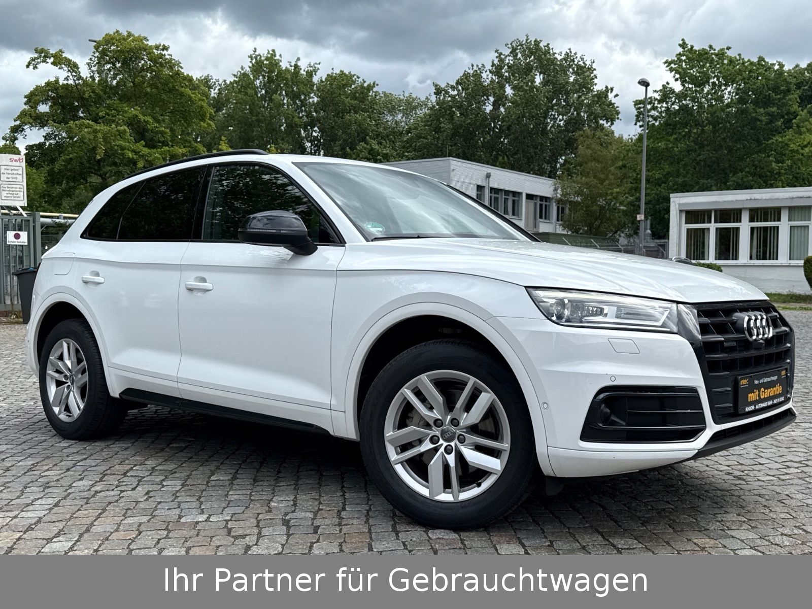 AUDI Q5 quattro sport 1.HD LED Black Edition Leder