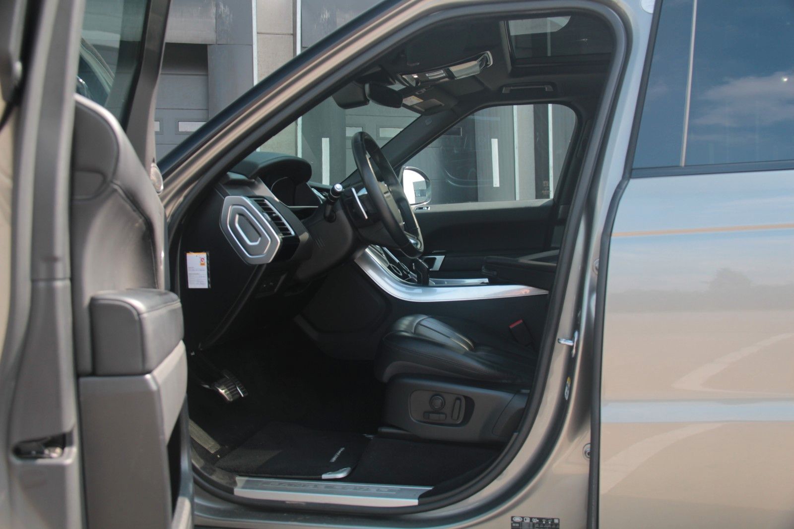Land Rover Range Rover Sport HSE Dynamic imagem 2