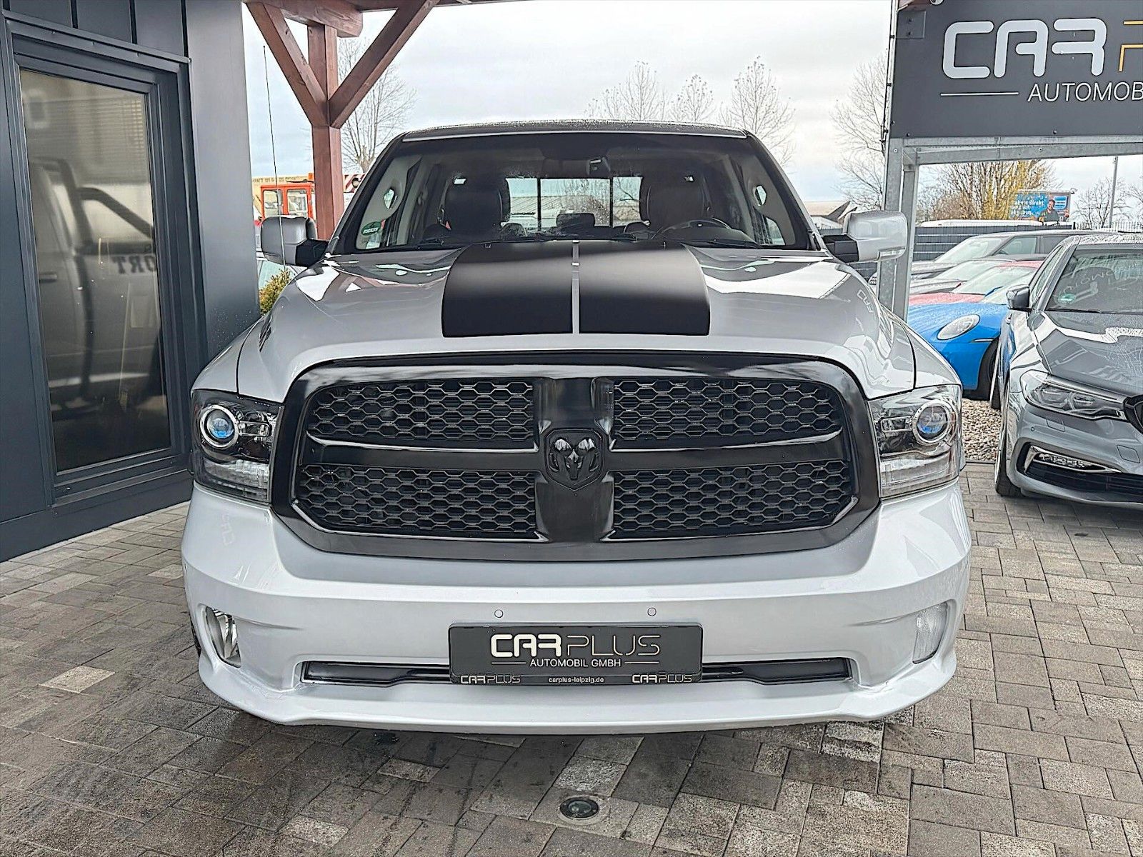 Fahrzeugabbildung Dodge RAM 5.7 V8 HEMI SPORT LONGBED 4x4 Army Style