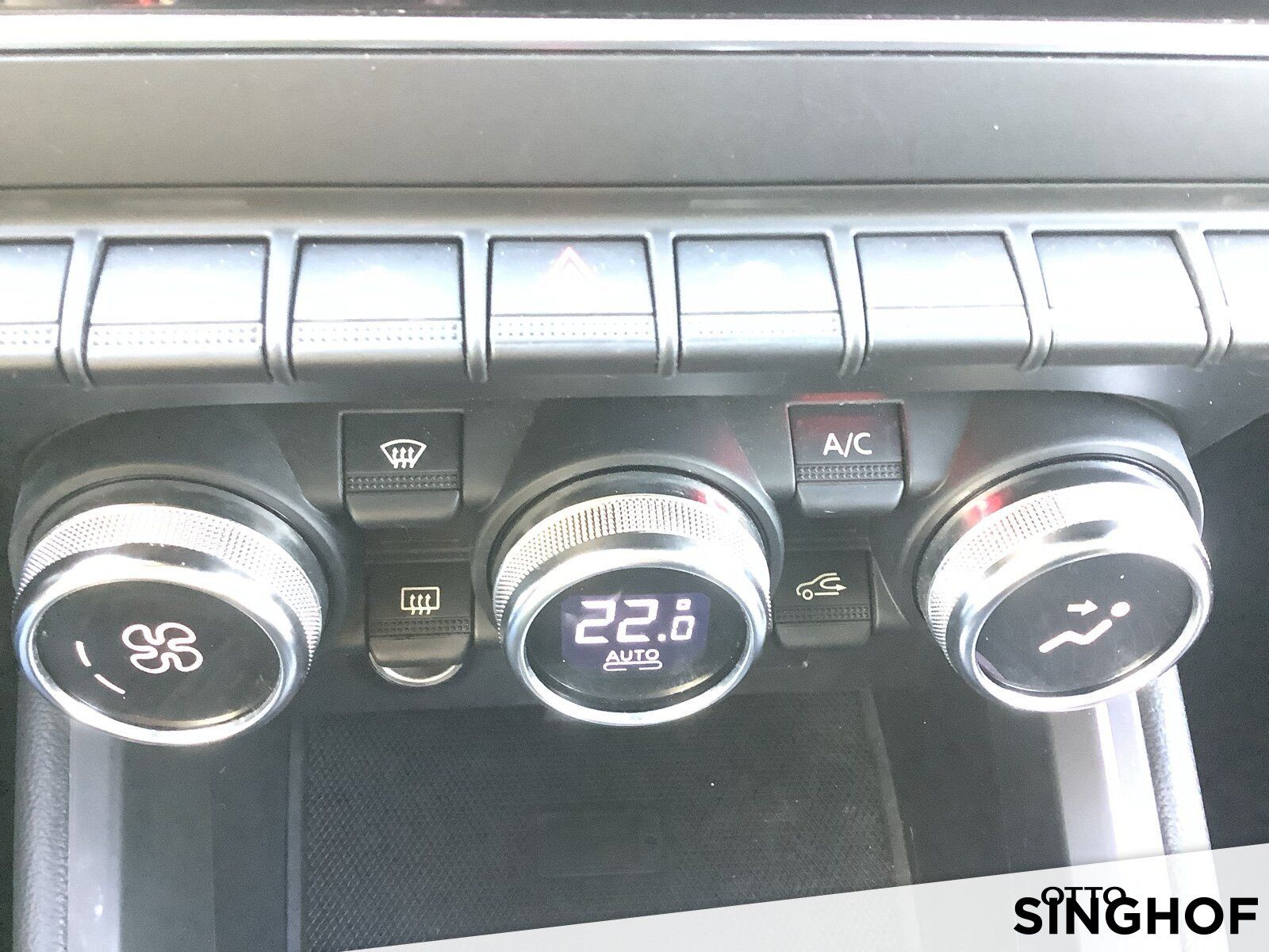 Fahrzeugabbildung Renault Clio V 1.6 E-TECH Hybrid 140 Intens (Euro 6d)