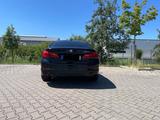 BMW 520i A - - BMW 520 mit Benzin-Antrieb: Limousine