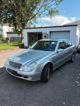 Mercedes-Benz Mercedes Benz E 270 / TÜV neu - Mercedes-Benz E 270 mit Diesel-Antrieb