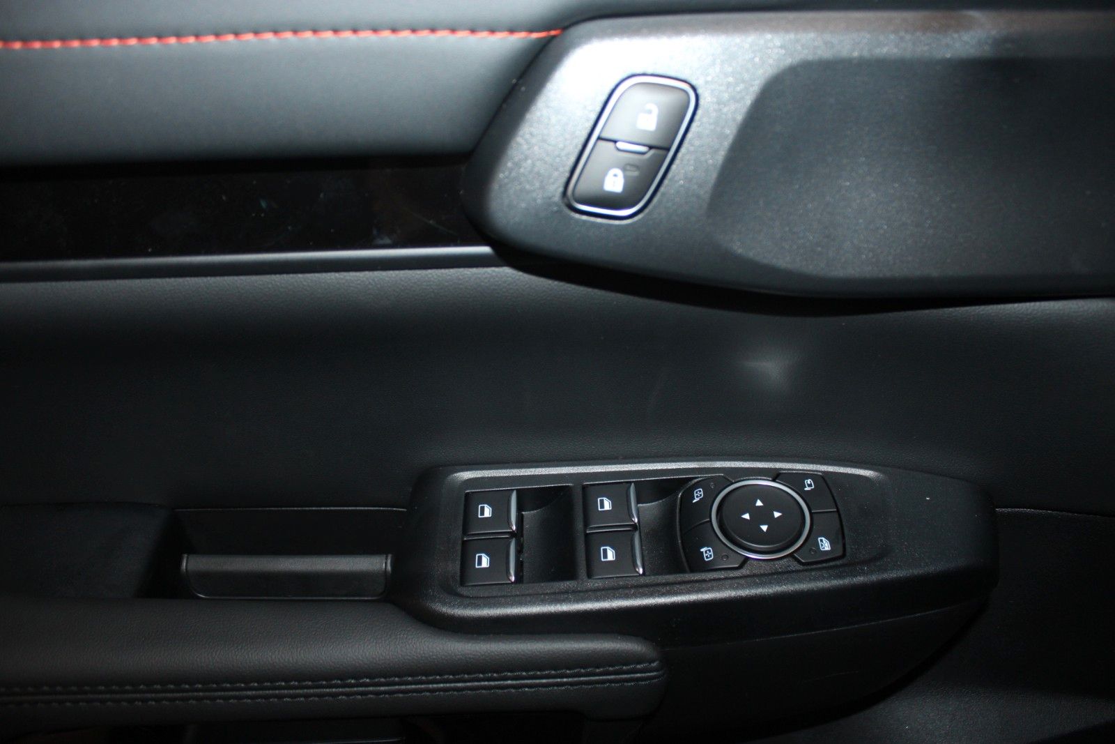 Fahrzeugabbildung Ford Ranger PHEV Wildtrak AHK ROLLO B&O ACC 360°