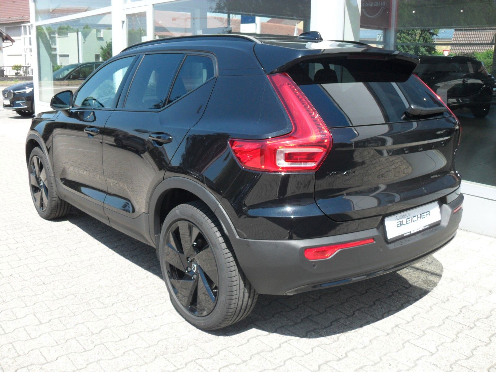 Fahrzeugabbildung Volvo XC 40 Plus Black Edition | PD | LED | ACC