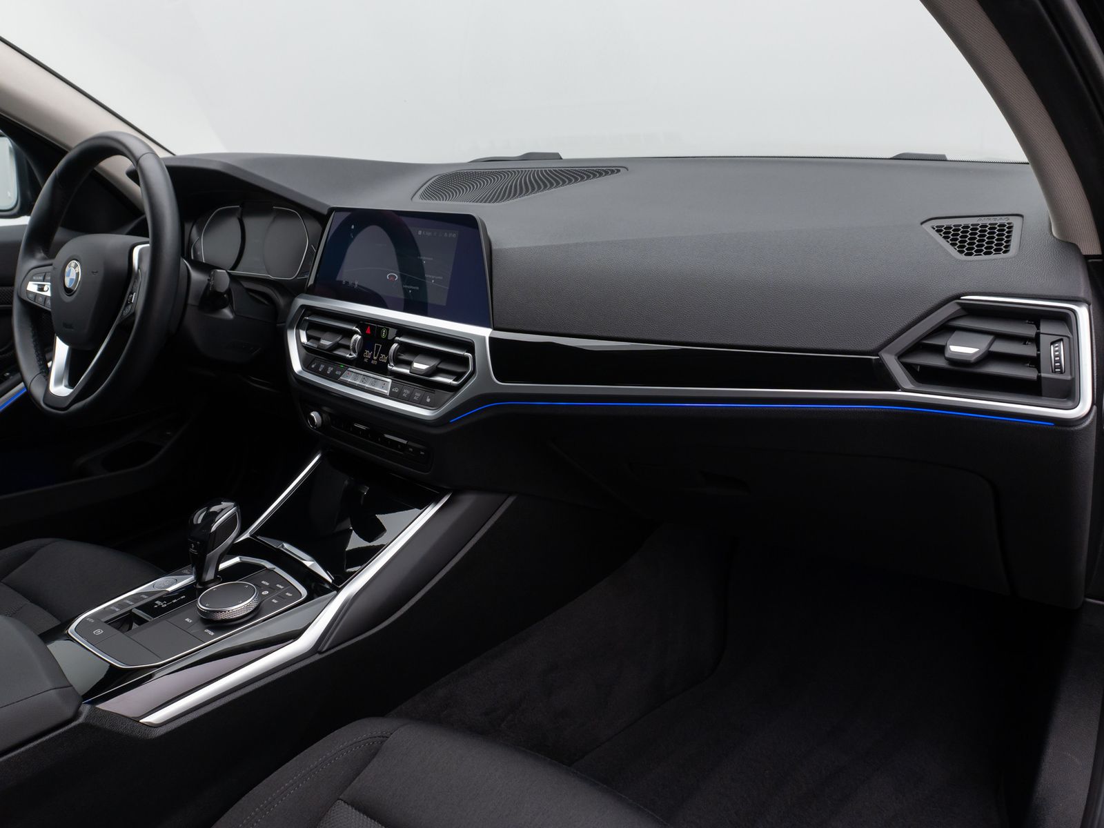 Fahrzeugabbildung BMW 320i CockPit+ DAB PDC LED Lordos Sitzhzg Komfort