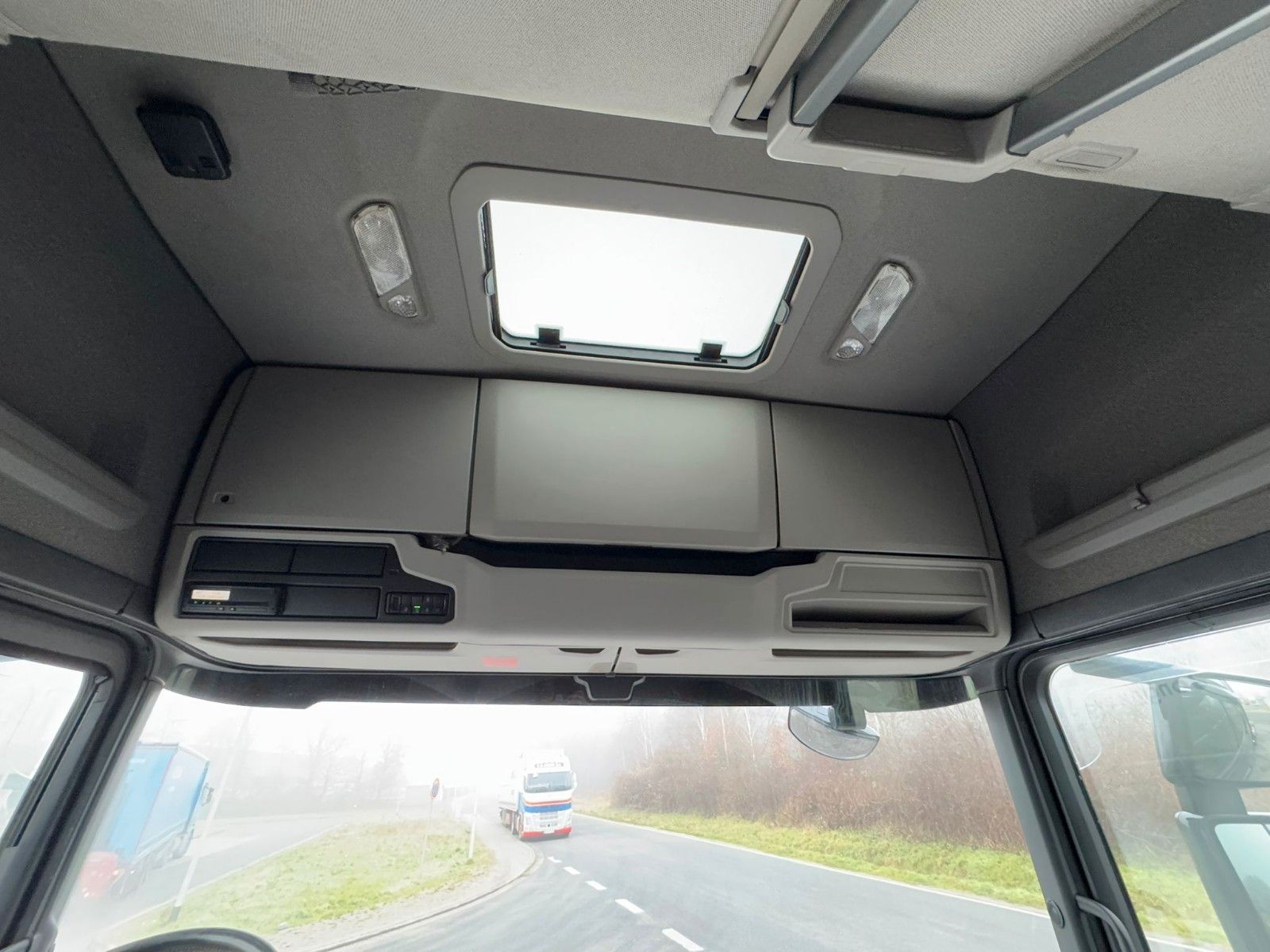 Fahrzeugabbildung Scania R580 V8 HMF 3220-K4 Kran Funk 66 t