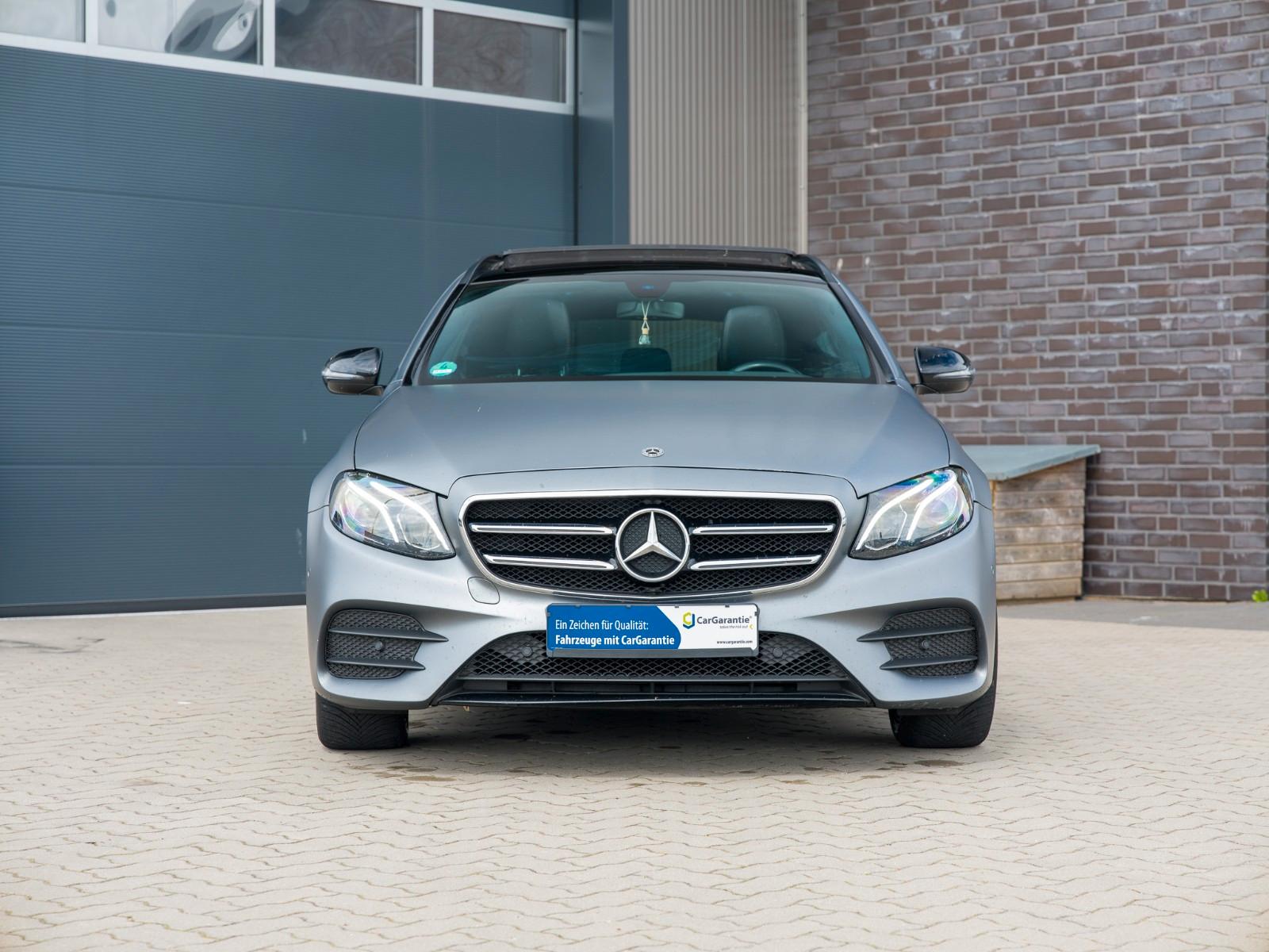 Mercedes-Benz E 300 de AMG-Pano-LED-AHK-Matt-Burmester -