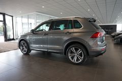 VW Tiguan 2.0 TDI Highline R-Line 4Motion | Pano VW Tiguan 2.0 TDI Highline R-Line 4Motion | Pano