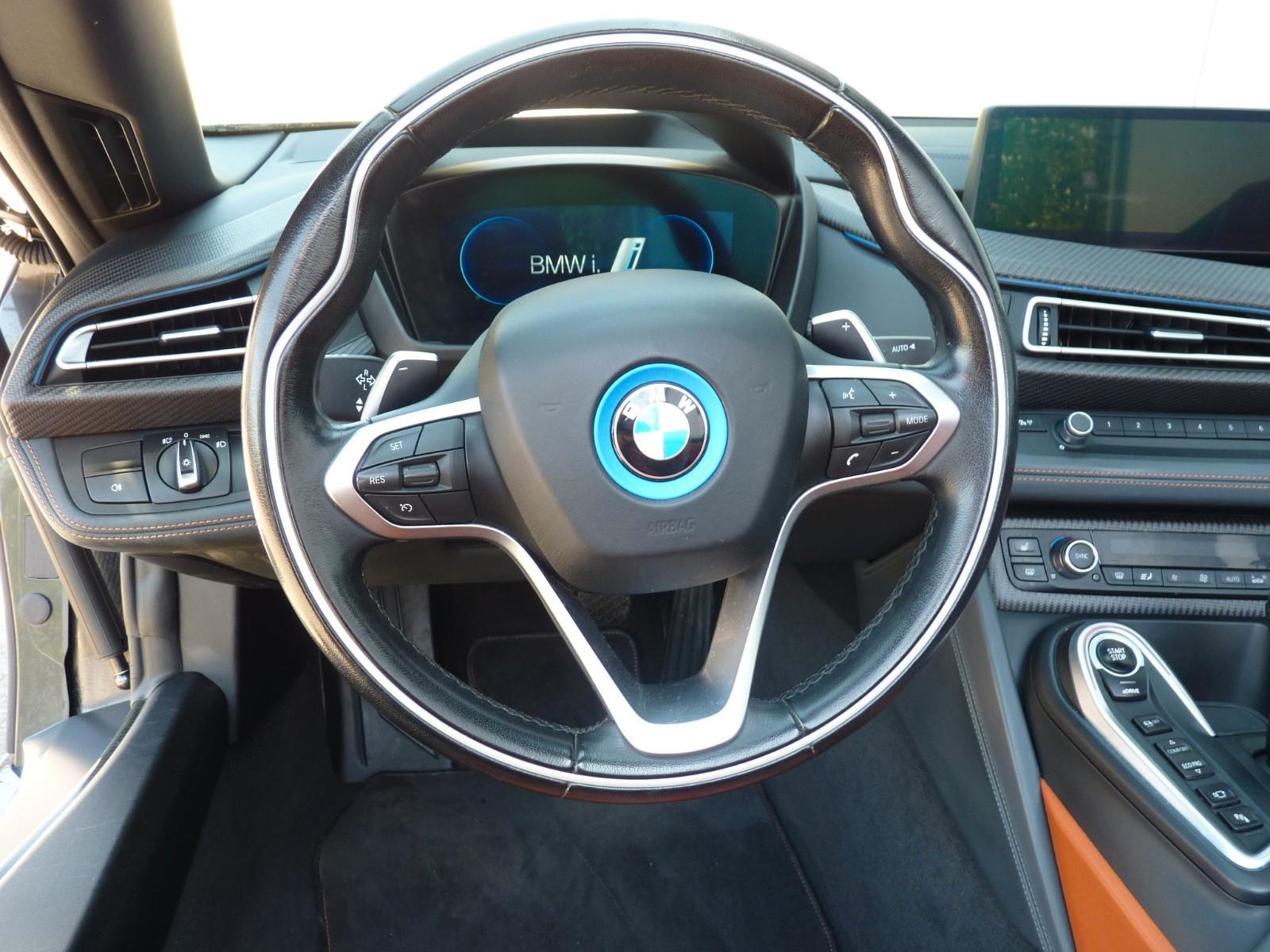 BMW i8 Roadster Laser / H & K / HUD / Voll / Top