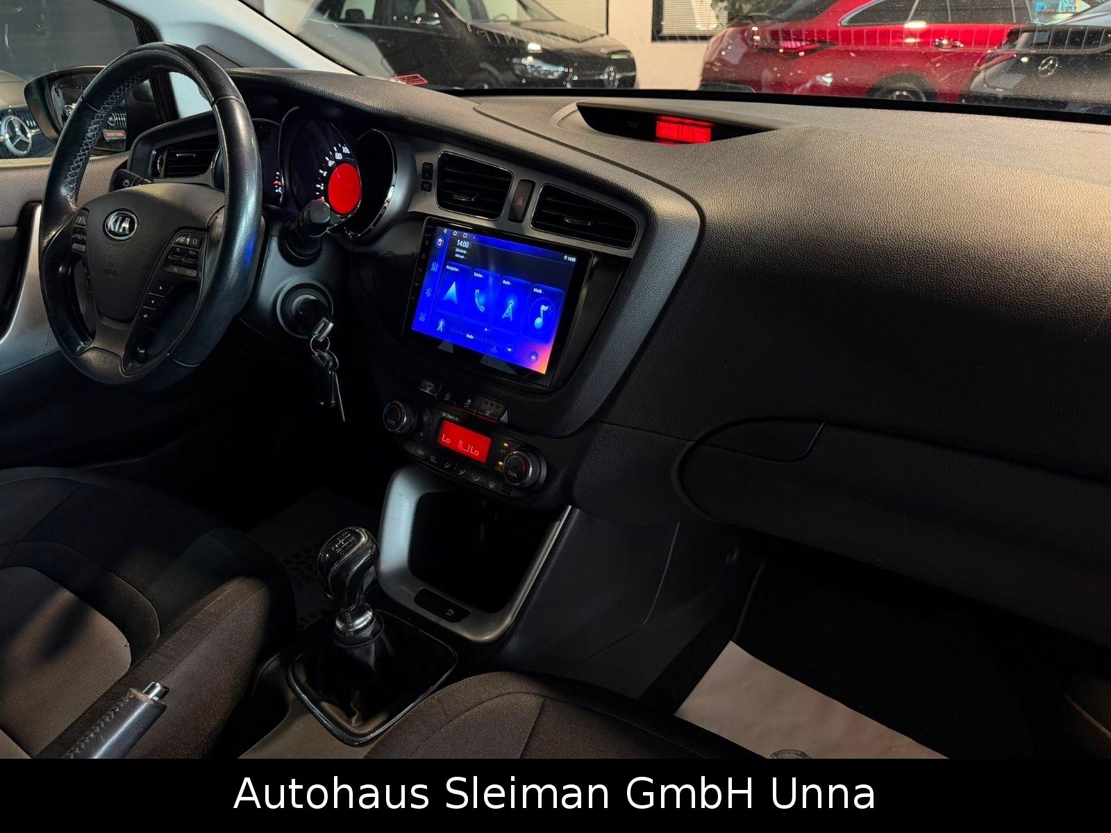 Kia cee'd 2014 — photo 14