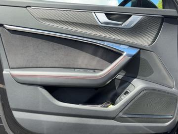 2023 AUDI RS6 — миниатюра 16